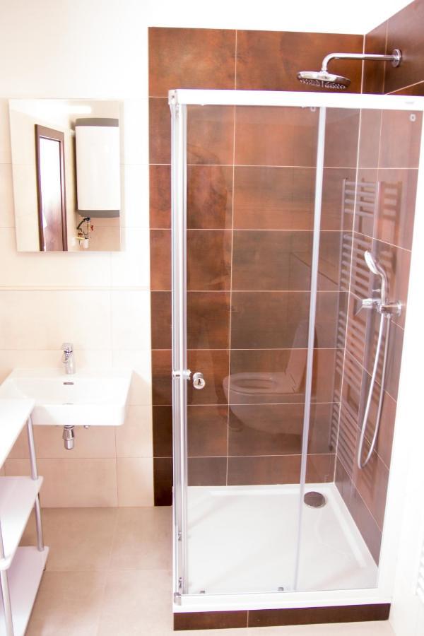 Apartment Adh