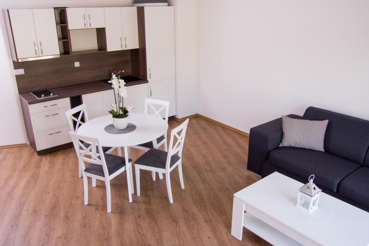 Apartment Adh